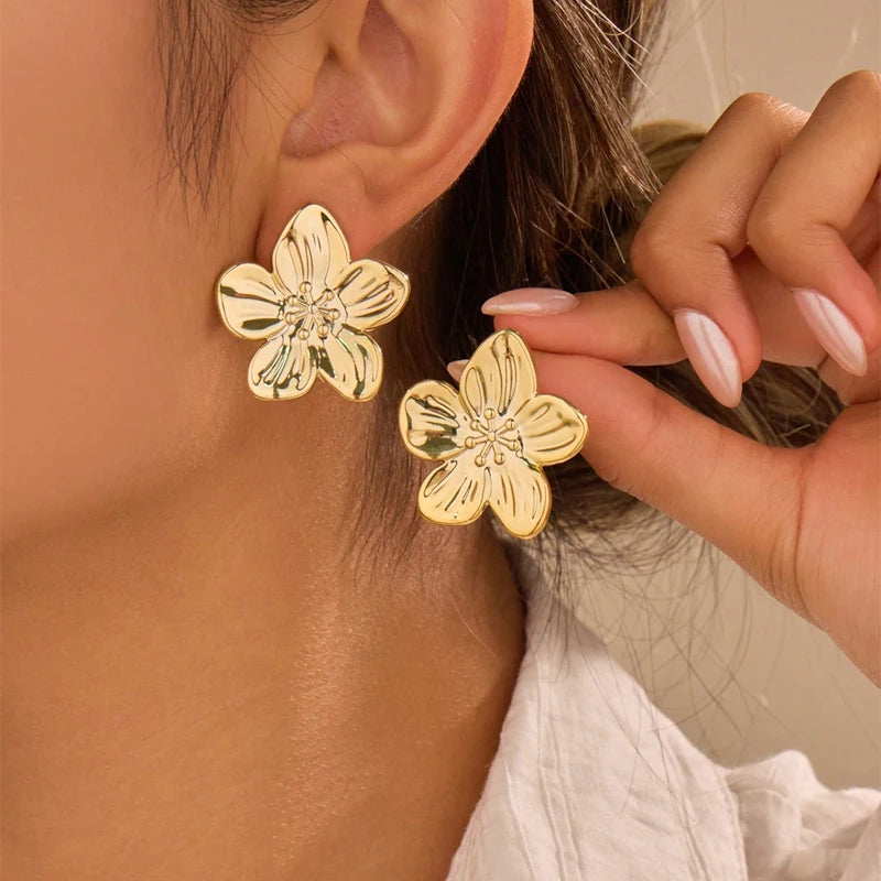5 Pairs Fashion Gold Color Smooth Flower Leaf Teardrop Circle Heart Shaped Earring Set For Women Daily Wear Party Jewelry Gift